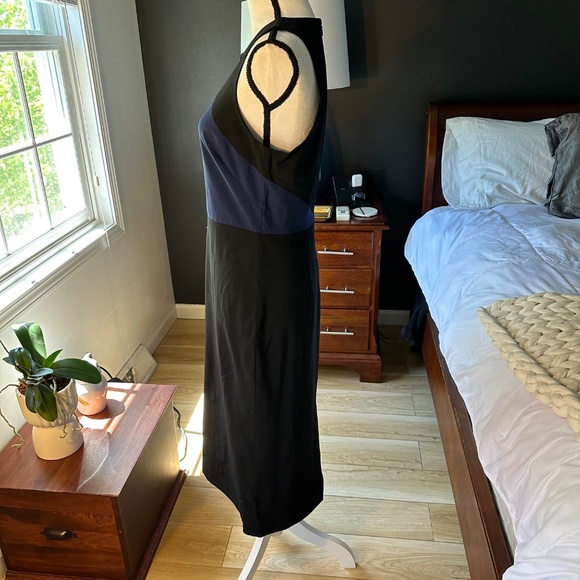 Diane Von Furstenberg Sleeveless Blue and Black Midi Dress - Size 8 - Picture 3 of 6